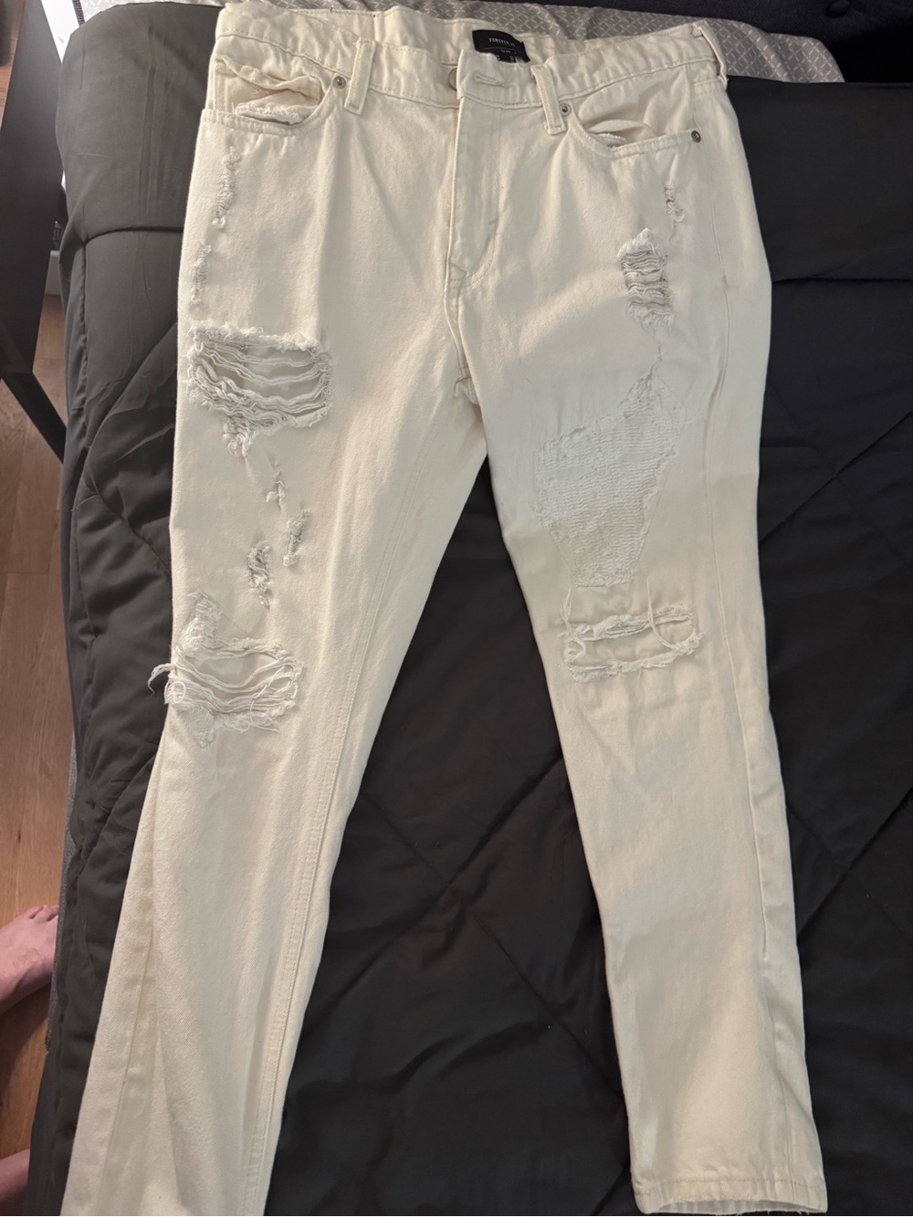 Forever 21 Men's Skinny Distressed Cream Jeans